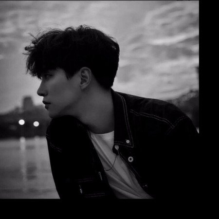  عکس دختر کره ای با گوشی