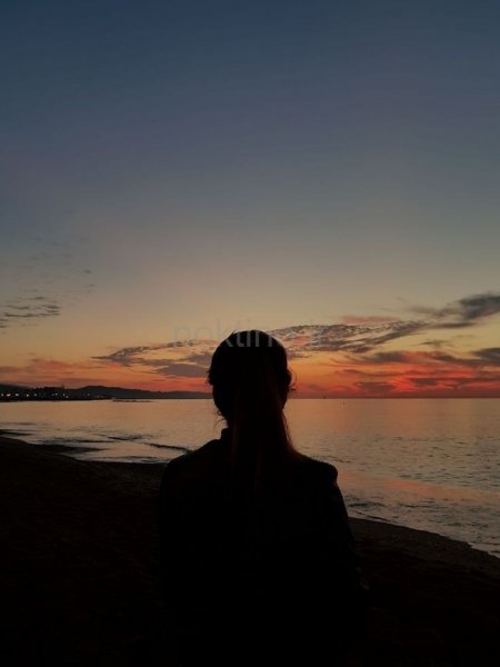  عکس دختر کنار دریا برای پروفایل