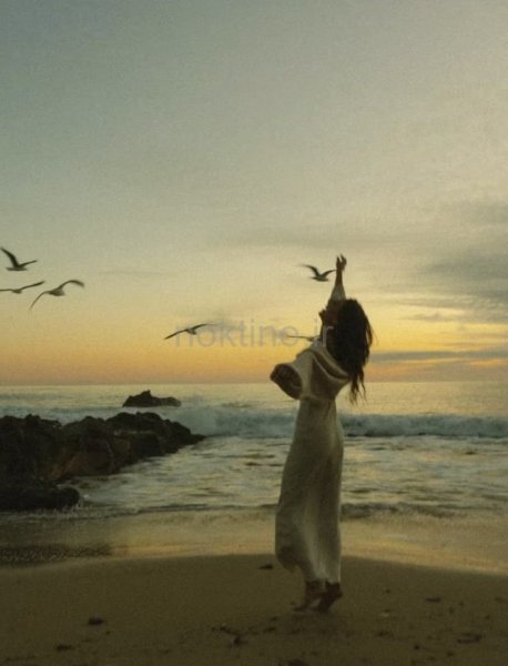  عکس دختر کنار دریا برای پروفایل