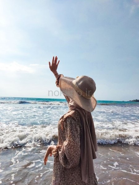  عکس زن کنار دریا خارجی