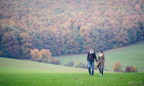  عکس زن در ساحل با مایو