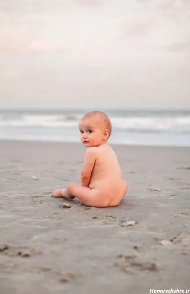 عکس زن کنار ساحل