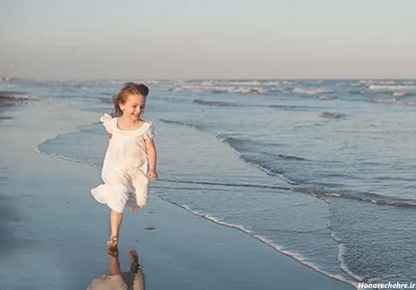  عکس زن کنار ساحل