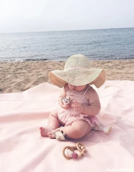  عکس زن کنار ساحل