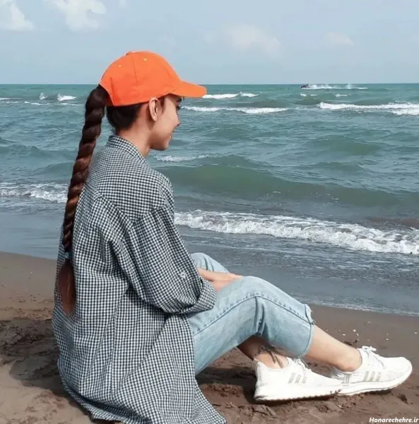 عکس زن کنار ساحل