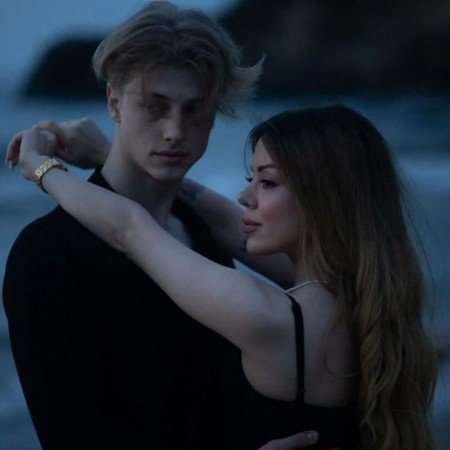  ژست عکس دونفره لاکچری