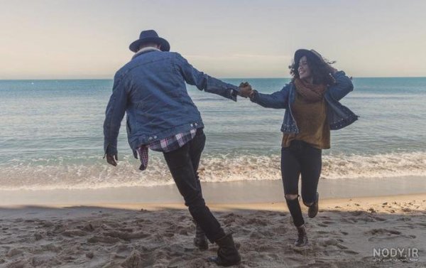  30 ژست عکس کنار دریا دونفره دخترانه