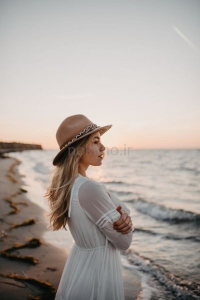  ژست عکس کنار دریا دخترانه