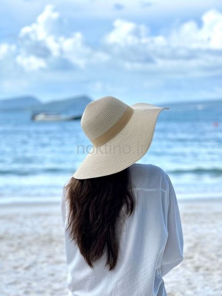  ژست عکس کنار دریا دخترانه