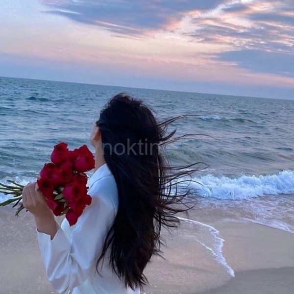  ژست عکس کنار دریا دخترانه