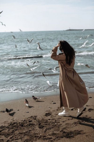  ژست عکس کنار دریا دخترانه