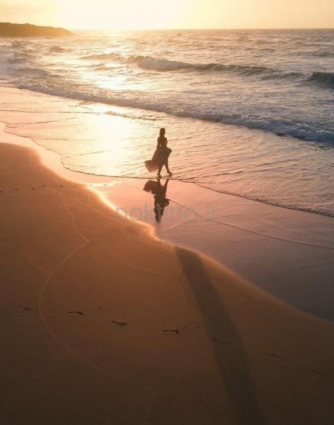  ژست عکس کنار دریا دخترانه