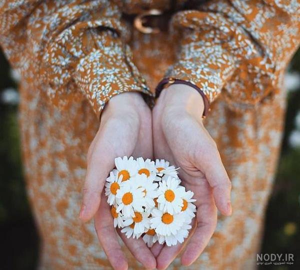  ژست عکس کنار دریا دخترانه با حجاب