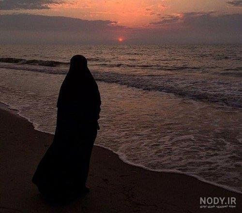  ژست عکس کنار دریا دخترانه با حجاب