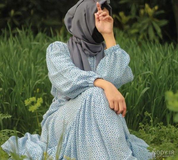  ژست عکس کنار دریا دخترانه با حجاب