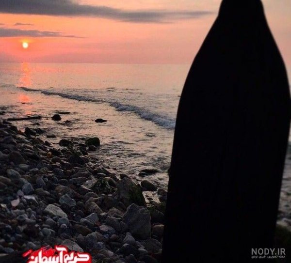  ژست عکس کنار دریا دخترانه با حجاب