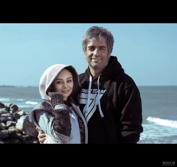  ژست عکس کنار دریا دخترانه با حجاب