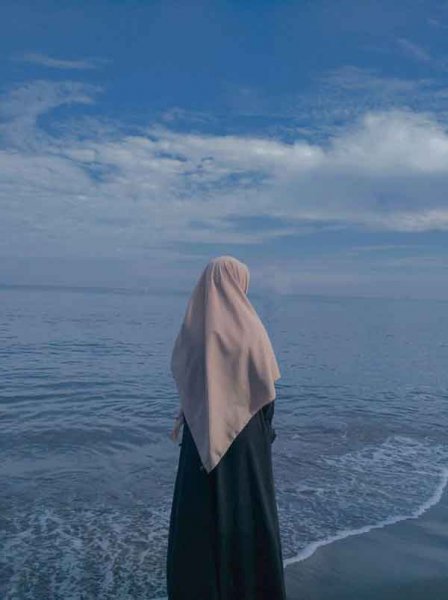 عکس پروفایل دختر با حجاب کنار دریا فانتزی