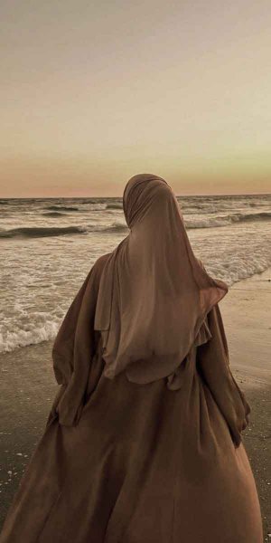  عکس پروفایل دختر با حجاب کنار دریا فانتزی