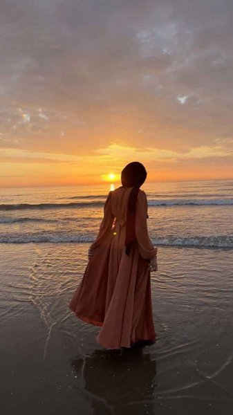  عکس پروفایل دختر با حجاب کنار دریا فانتزی