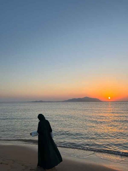  عکس پروفایل دختر با حجاب کنار دریا فانتزی