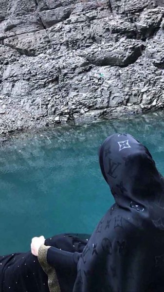  عکس پروفایل دختر با حجاب کنار دریا فانتزی