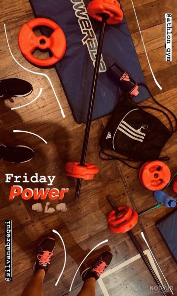  عکس دختر در باشگاه طبیعی