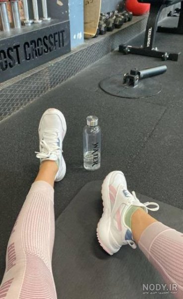  عکس دختر در باشگاه طبیعی