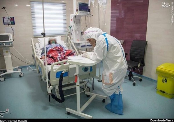  عکس پسر در بیمارستان از پشت شیشه