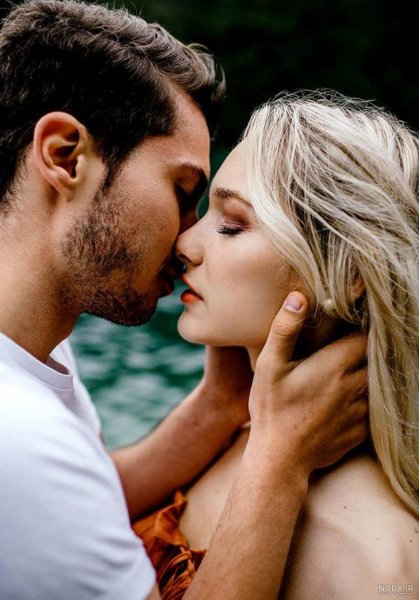  عکس پروفایل عاشقانه دونفره لب