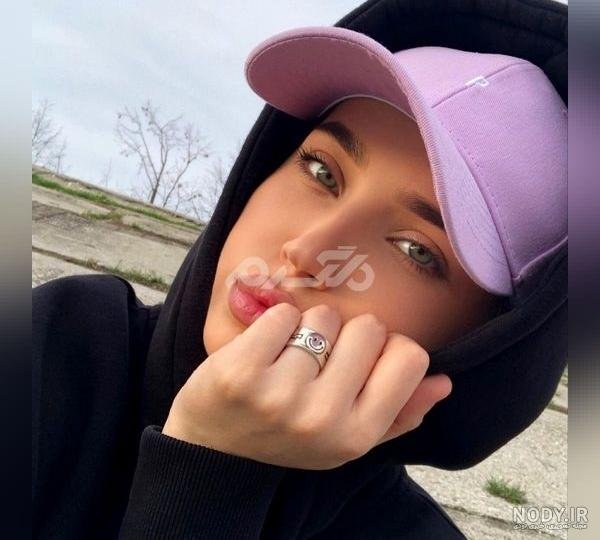  عکس فیک دخترونه چندتا شبیه هم