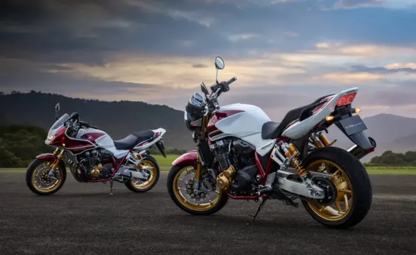  عکس سی بي ۱۳۰۰  تک چرخ موتور