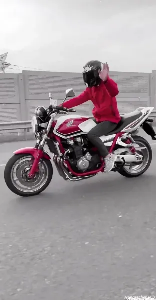  عکس موتور سی بی ۱۳۰۰