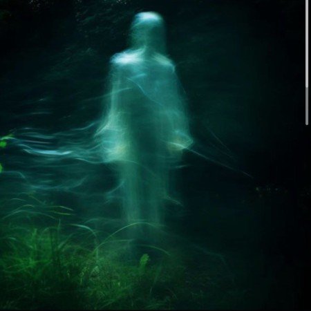  214 عکس سیگار در دست دختر طبیعی