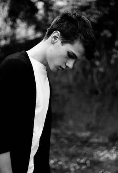  72 عکس پروفایل پسرانه غمگین