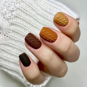  36 عکس طرح ناخن پاییزی ساده و شیک