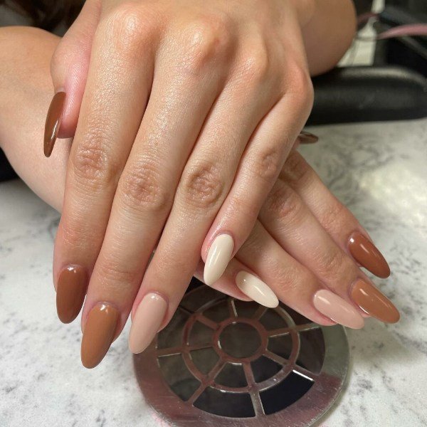 50 عکس ناخن امبره پاییزی