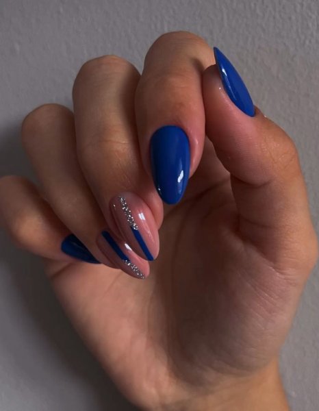  68 عکس طرح ناخن آبی کاربنی