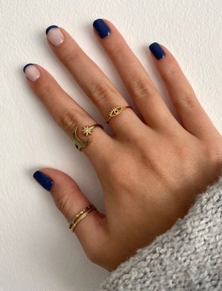  68 عکس طرح ناخن آبی کاربنی