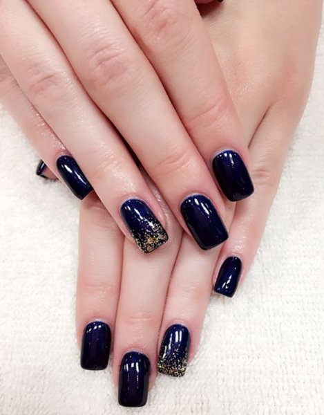  68 عکس طرح ناخن آبی کاربنی