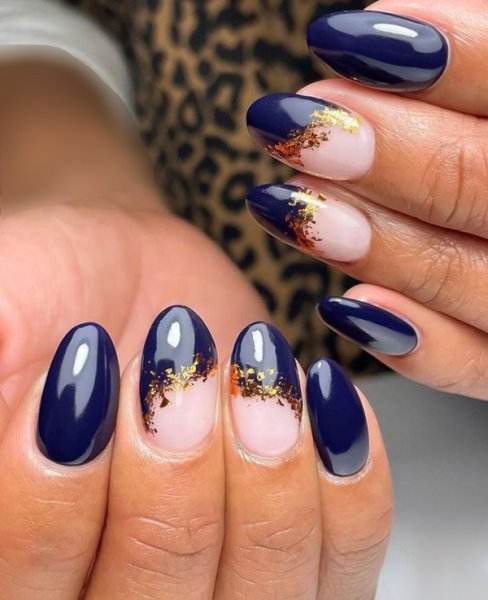  68 عکس طرح ناخن آبی کاربنی