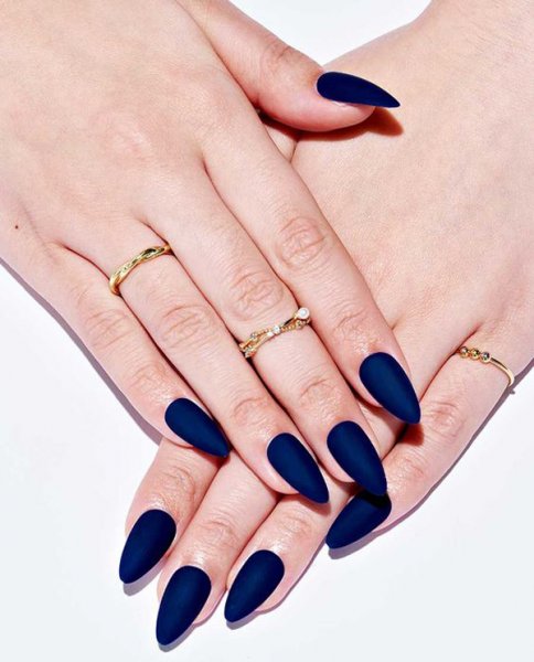  68 عکس طرح ناخن آبی کاربنی