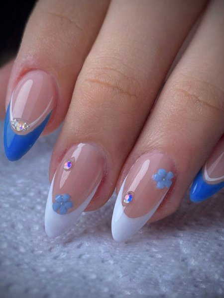  55 عکس طرح ناخن آبی و سفید