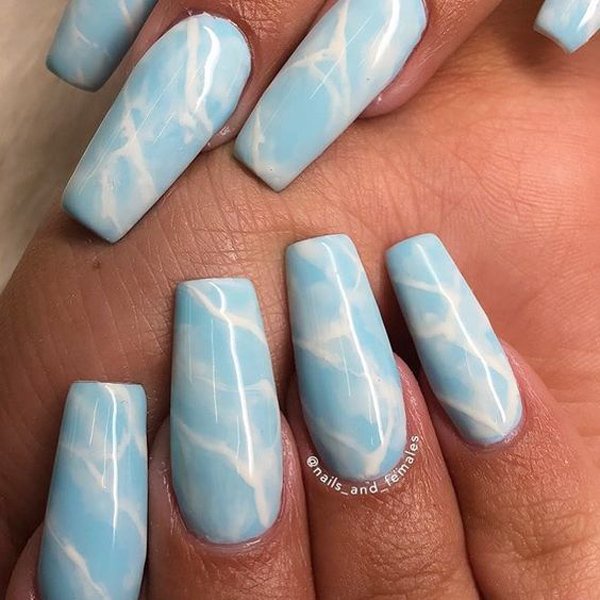  55 عکس طرح ناخن آبی و سفید