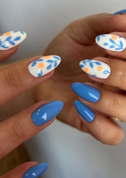  55 عکس طرح ناخن آبی و سفید