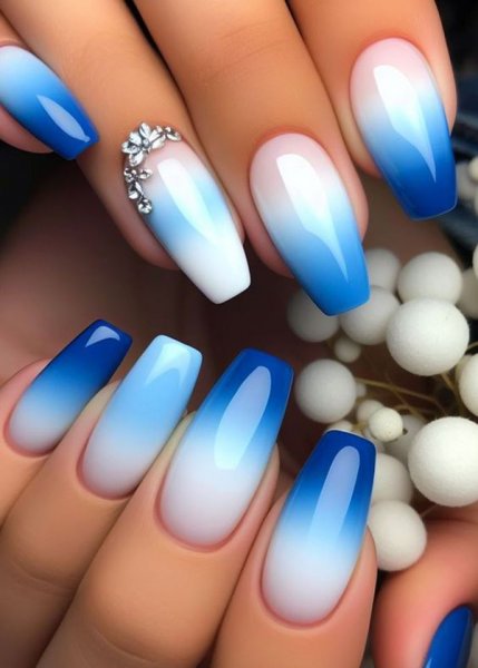  55 عکس طرح ناخن آبی و سفید