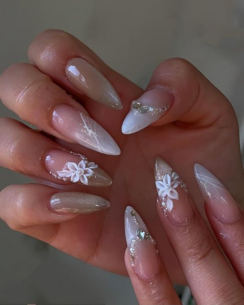 ناخن عروس سفید اکلیلی