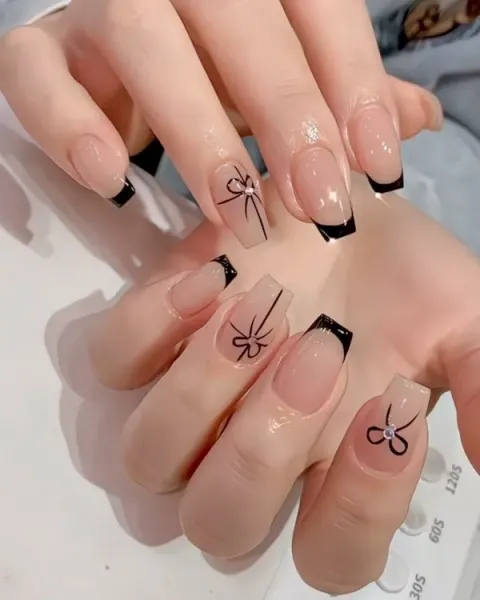  40 عکس مدل ناخن پاپیونی ترند