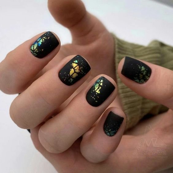  عکس طرح ناخن رنگ مشکی