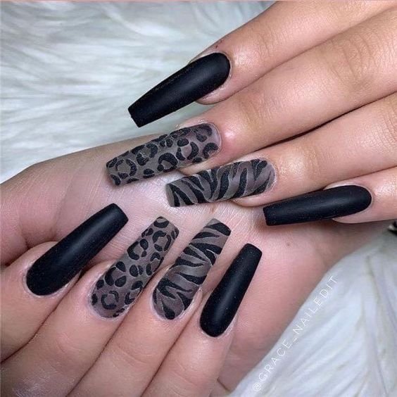  عکس طرح ناخن رنگ مشکی